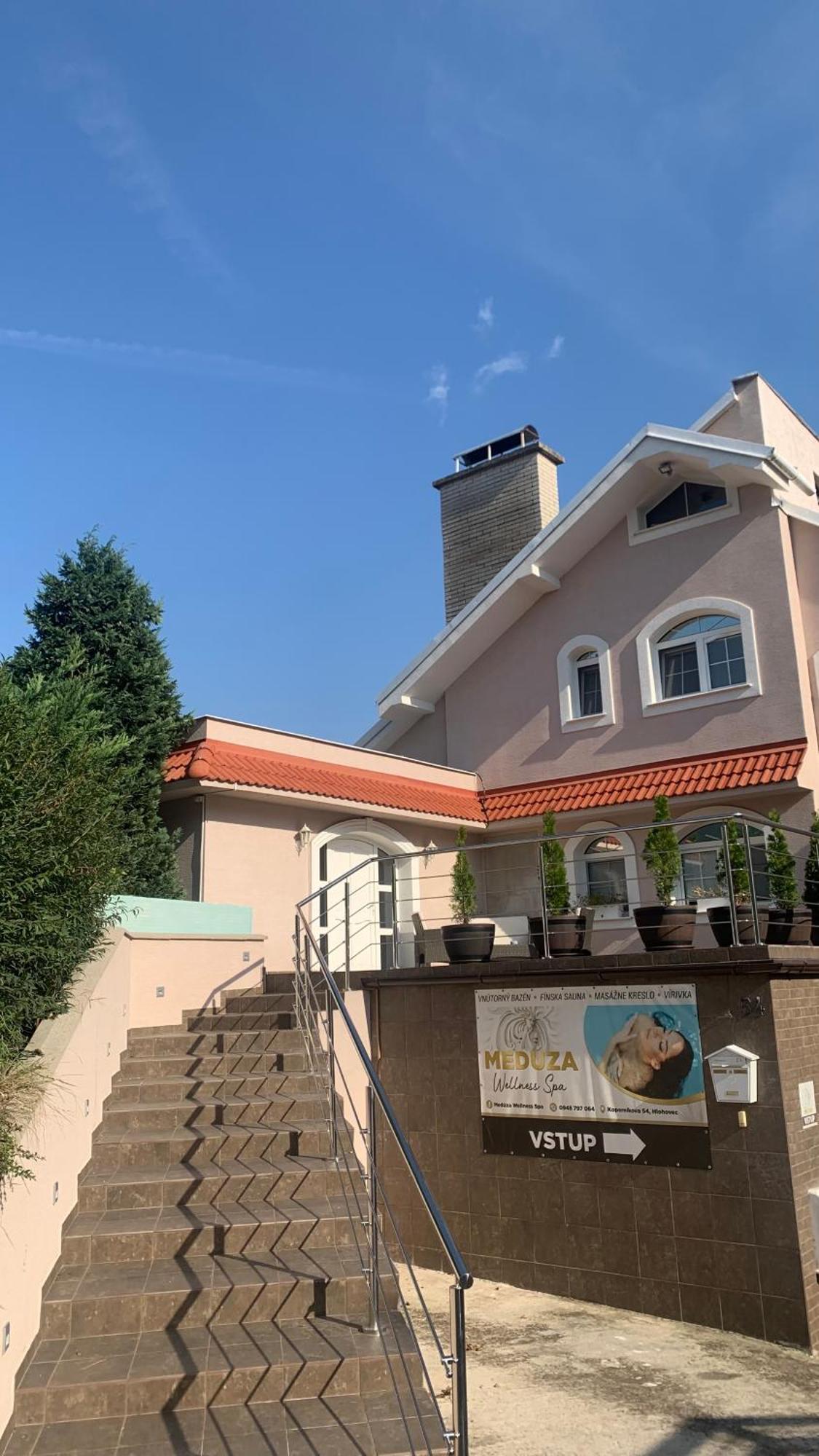 Meduza Wellness Spa S Ubytovanim フロホヴェック エクステリア 写真